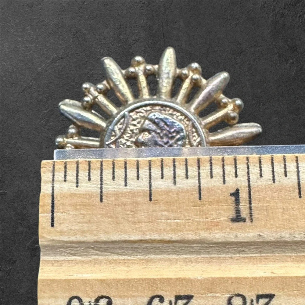 Vintage Gold Tone Sunburst Cameo Classical‎ Profile Brooch Pin